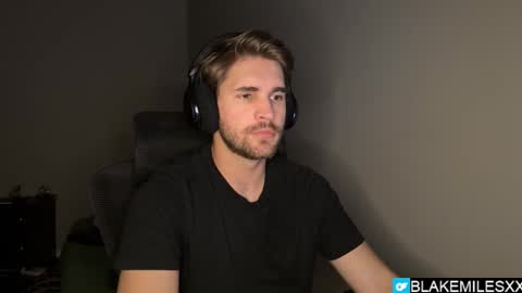 Snapshot of blakemiles2 chatting on 10-22-25, 02:56 Blake Miles online show from 10-22-25, 02:56