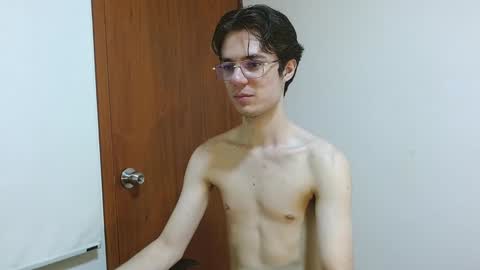 Snapshot of blakeshatter chatting on 12-13-24, 05:00 blakeshatter online show from 12-13-24, 05:00