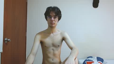 Snapshot of blakeshatter chatting on 01-06-25, 04:13 blakeshatter online show from 01-06-25, 04:13