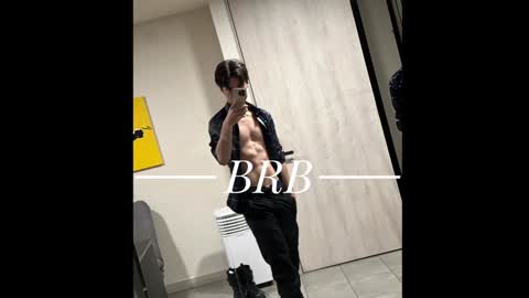 Snapshot of blakeshatter chatting on 01-11-25, 09:15 blakeshatter online show from 01-11-25, 09:15