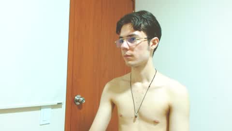 Snapshot of blakeshatter chatting on 01-20-25, 08:07 blakeshatter online show from 01-20-25, 08:07