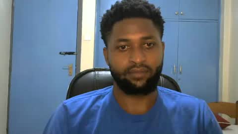 Snapshot of blakmoufaka chatting on 10-12-25, 06:07 blakmoufaka online show from 10-12-25, 06:07