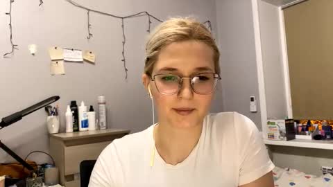 Nicole online show from 11-11-25, 04:07