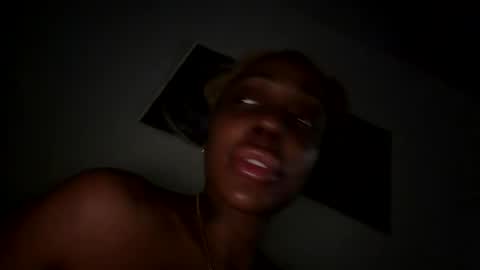 Snapshot of blaxkbarbie chatting on 04-11-26, 07:02 blaxkbarbie online show from 04-11-26, 07:02