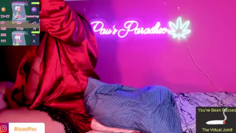 Snapshot of blazedpaux chatting on 05-06-26, 03:35 Pau online show from 05-06-26, 03:35