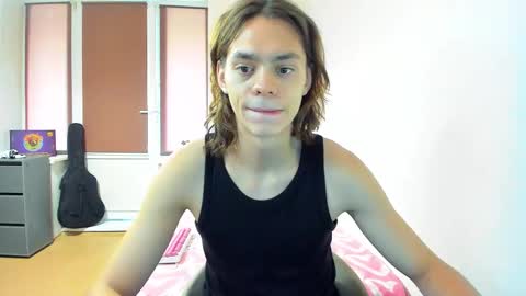 Snapshot of blazet0ne chatting on 09-15-25, 08:03 David online show from 09-15-25, 08:03