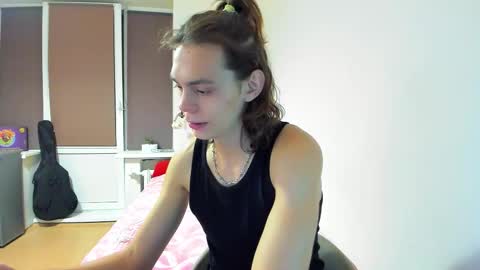 Snapshot of blazet0ne chatting on 09-17-25, 05:47 David online show from 09-17-25, 05:47