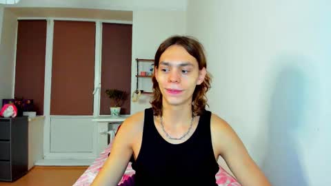 Snapshot of blazet0ne chatting on 09-25-25, 08:01 David online show from 09-25-25, 08:01