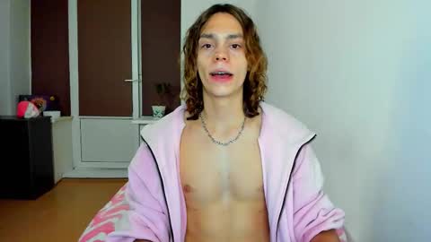 Snapshot of blazet0ne chatting on 10-01-25, 04:02 David online show from 10-01-25, 04:02