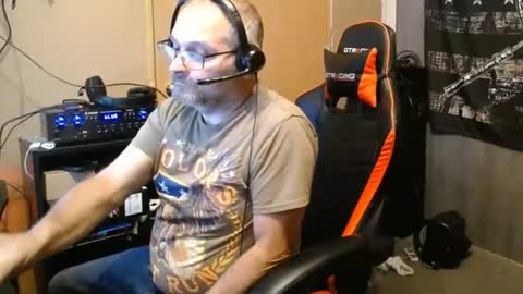 Snapshot of blazingslow chatting on 10-26-25, 05:57 blazingslow online show from 10-26-25, 05:57