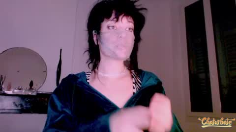 Snapshot of bleu_belladone chatting on 02-08-26, 08:01 Cassandre online show from 02-08-26, 08:01