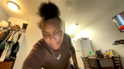 Bleuk online show from 07-15-26, 06:24