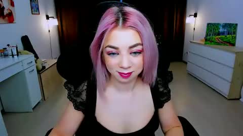 Nicole online show from 12-19-24, 04:13