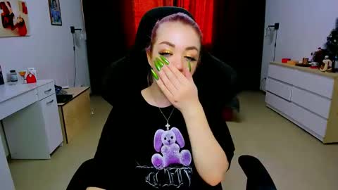 Nicole online show from 01-13-25, 09:19