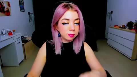 Nicole online show from 01-20-25, 09:46