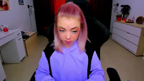 Nicole online show from 01-23-25, 08:25