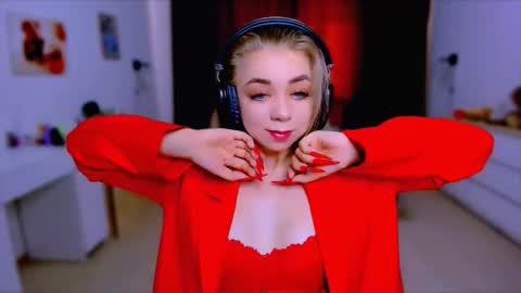 Nicole online show from 09-18-25, 10:06