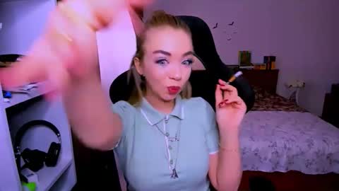 Nicole online show from 01-19-26, 09:46