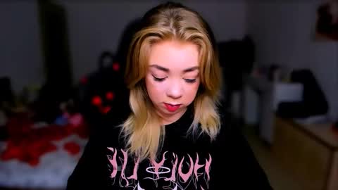 Nicole online show from 03-08-26, 01:47