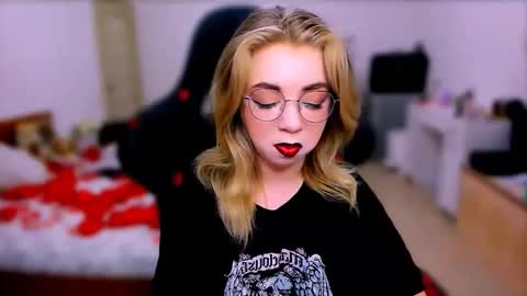 Nicole online show from 03-10-26, 05:01