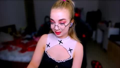 Nicole online show from 03-11-26, 07:03