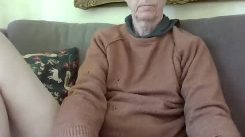 Snapshot of blomkuk chatting on 02-18-25, 11:00 blomkuk online show from 02-18-25, 11:00