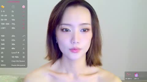 Snapshot of blon_kater chatting on 10-13-25, 01:38 YoYo online show from 10-13-25, 01:38