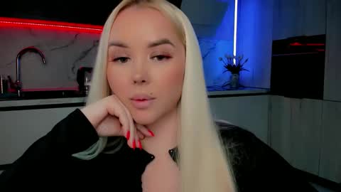 Lana online show from 01-13-25, 06:38