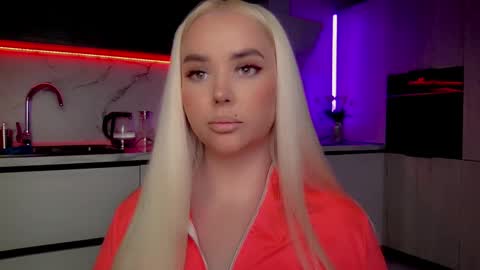 Lana online show from 01-20-25, 04:21