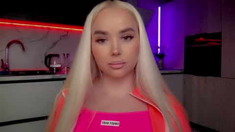 Lana online show from 01-20-25, 07:25