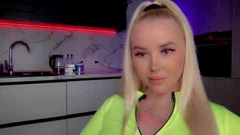 Lana online show from 01-25-25, 01:30