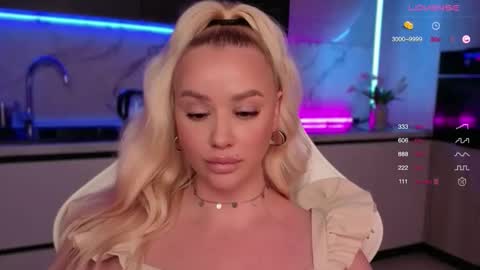 Lana online show from 09-17-25, 01:24