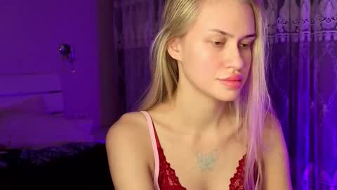 Snapshot of blondblood chatting on 03-06-26, 05:53 blondblood online show from 03-06-26, 05:53