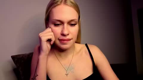 Snapshot of blondblood chatting on 03-26-26, 03:39 blondblood online show from 03-26-26, 03:39