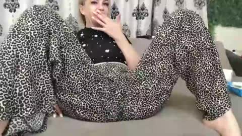 blonddaiana23 online show from 04-26-26, 01:03