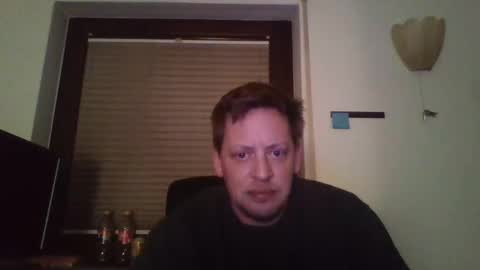 Snapshot of blonde32m chatting on 12-30-24, 12:43 blonde32m online show from 12-30-24, 12:43