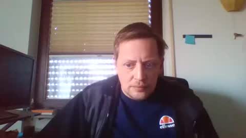 Snapshot of blonde32m chatting on 02-10-25, 11:57 blonde32m online show from 02-10-25, 11:57