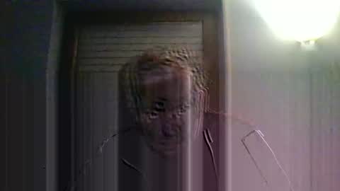 Snapshot of blonde32m chatting on 12-21-25, 04:36 blonde32m online show from 12-21-25, 04:36