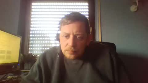 Snapshot of blonde32m chatting on 04-10-26, 01:38 blonde32m online show from 04-10-26, 01:38