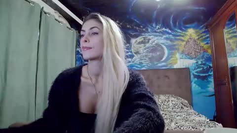 Snapshot of blonde4pasion chatting on 10-24-25, 02:13 blonde4pasion online show from 10-24-25, 02:13