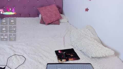 Esperancita and Karina online show from 12-03-25, 01:57