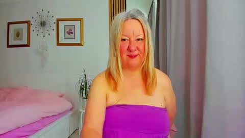 Nicole online show from 03-28-26, 08:47