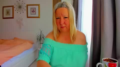 Nicole online show from 04-09-26, 07:14