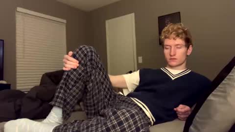 Snapshot of blonde_boi99 chatting on 12-22-24, 06:06 Blondie online show from 12-22-24, 06:06