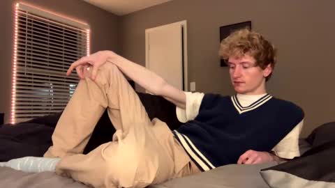 Snapshot of blonde_boi99 chatting on 01-30-25, 02:27 Blondie online show from 01-30-25, 02:27