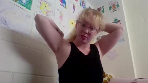 Snapshot of blonde_katie chatting on 02-15-26, 09:11 Katie online show from 02-15-26, 09:11