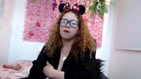 blonde_squirt_ online show from 12-17-24, 02:01