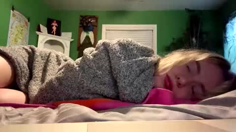 Snapshot of blondebunny999 chatting on 02-06-26, 11:46 blondebunny999 online show from 02-06-26, 11:46