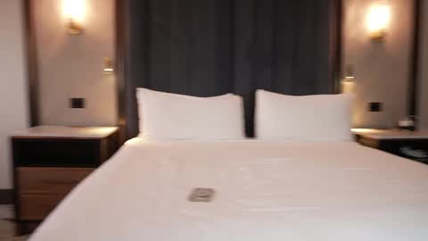 Snapshot of blondefoxsilverfox chatting on 02-17-25, 01:04 blondefoxsilverfox online show from 02-17-25, 01:04