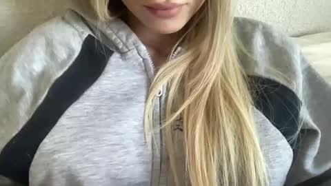 Blondegirlbaby online show from 03-10-26, 08:30